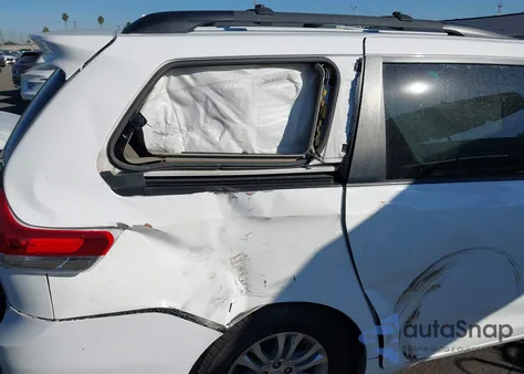 2014 Toyota Sienna Xle V6 8 Passenger из США, поврежденный, VIN 5TDYK3DC5ES478258